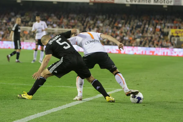 David Villa	 (R) and Fabio Cannavaro (L) fighting for a ball — Stock Photo, Image